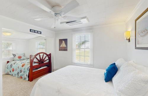 Dog-friendly coastal home with enclosed yard and boat parking available - Foto 14