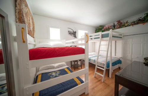 Club Salon Sleeps 10-20 Free Parking & TV - Foto 16