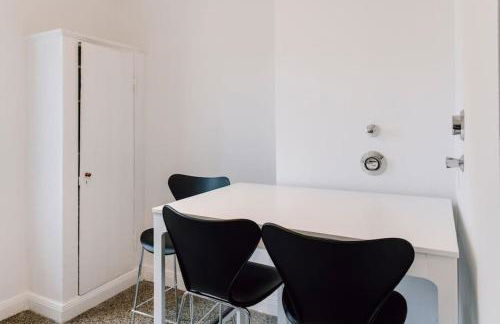 Zentral und frisch eingerichtet: 2 Zi. 24h Checkin - Foto 10