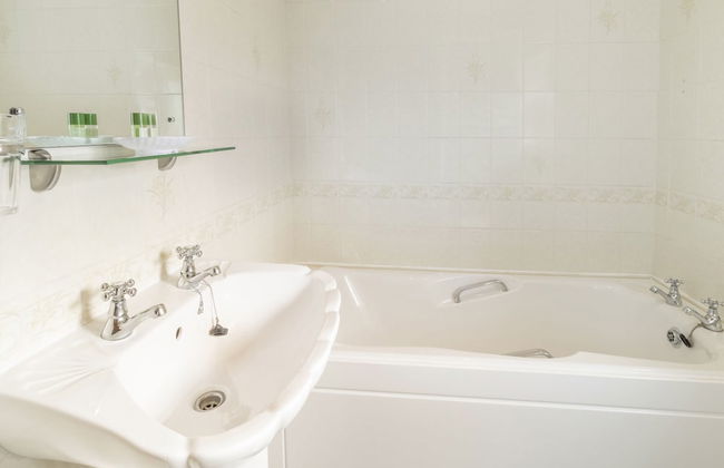 OYO Elm Farm Country House, Norwich Airport - Photo 31