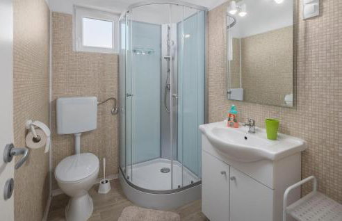 Awesome Home In Tinjan - Foto 16