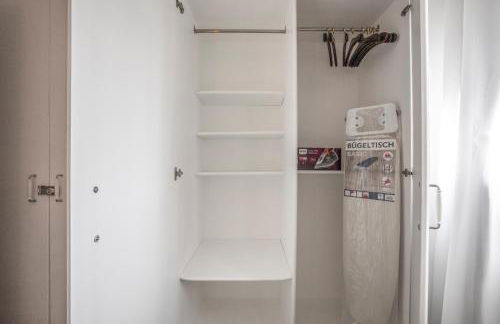 Mehr Platz als im Hotel - Ruhig & Zentral, Parkplatz, WLAN, Arbeitsplatz - Foto 11