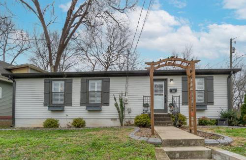 Cozy Getaway - Close to DT Nash & Germantown - Foto 6