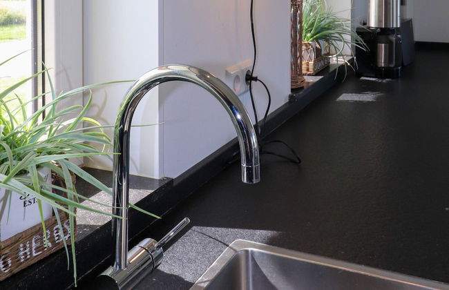 Luxury Villa with Sauna & Hot Tub at Lake - Foto 9