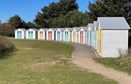 Golden Dunes Retreat, Dog-Friendly Stay at Par Sands Holiday Park, Cornwall - Photo 16