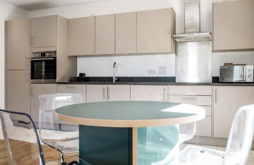 Canary Haven Elegant 3-Bedroom Apartment - Foto 18