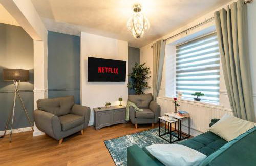 Modern house, sleeps up to 9 - Photo 1