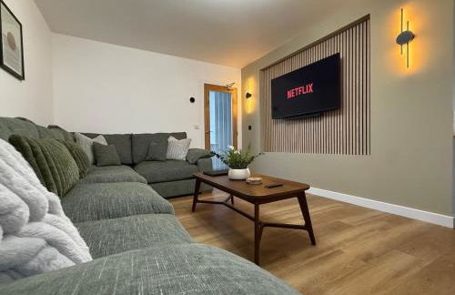 The Drapers - by Caithness Luxury Apartments NC500 - 4 Bedroom Luxury Central NC500 Apartment-Sleeps 8- Sleeps Work teams upto 4 & holiday makers upto 8 - BUDGET FRIENDLY FOR LONG STAY TRADES - CONTACT US - - Foto 4