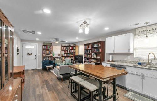 Charming Pet Friendly Concord Retreat home - Foto 15