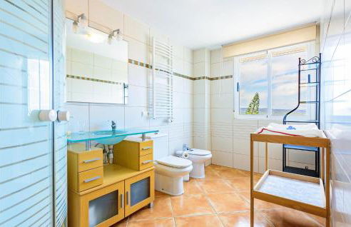 Beautiful Home In Oropesa Del Mar - Photo 17