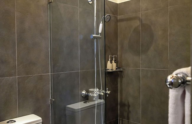 Writer's Lodge By Ishq - Photo 39