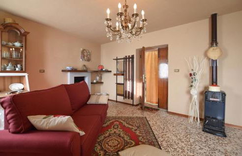2 Bedroom Nice Home In Camaiore - Photo 10