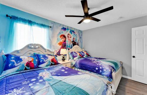 Feel the magic in this huge 7BR Disney Villa! w Theater Arcade Pool Spa - Foto 46