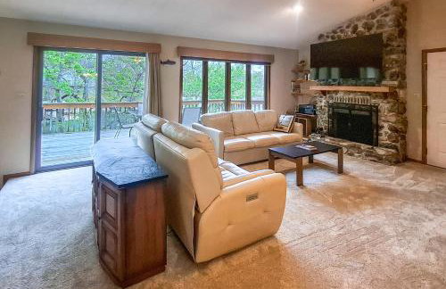 Boat Dock! Lakefront Group Getaway in Eldon - Photo 7