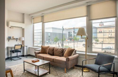 Deer District Studio Apt - One Block from Fiserv and Baird - Foto 3