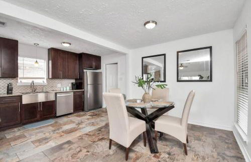 Coastal Comfort Moments from the Boardwalk with Gated Boat Parking - Foto 16