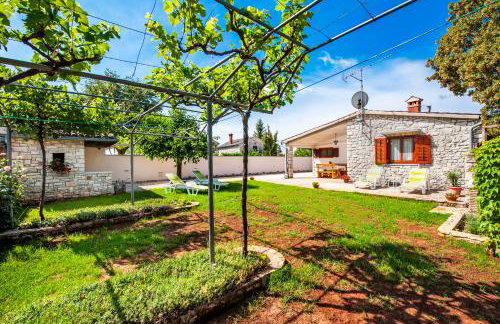 Charming House Nino with a fenced yard - Foto 43
