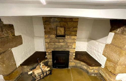 Cotswolds Cottage Ilmington with Wood Burning Stove & BBQ - pet friendly - Foto 6