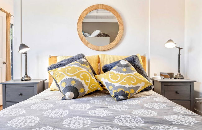 Beachwood Getaway Sleeps 10! - Photo 9