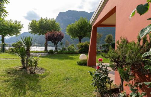Idyllic cottage next to the beautiful Lake Idro - Foto 97