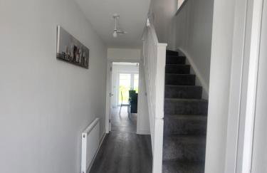 New Build 3-Bed in Rotherham Fast WiFi, Garden & Driveway - Foto 20