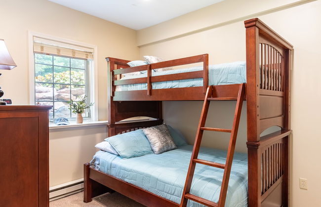 Highland Hideaway by Avantstay Group Poconos Retreat w Patio Game Room - Foto 45