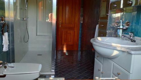 Villa con piscina en Pantòn Ribeira Sacra Galicia Ideal para familias - Foto 2