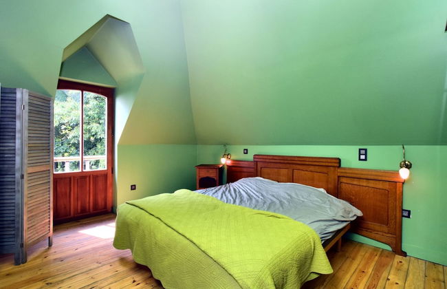 A Beautiful Art Nouveau House With an Enormous Garden - Foto 6