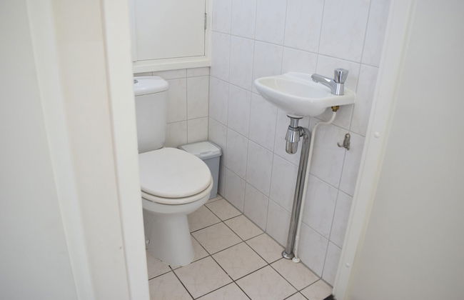 Semi-detached Bungalow with Dishwasher near Veluwe - Photo 8