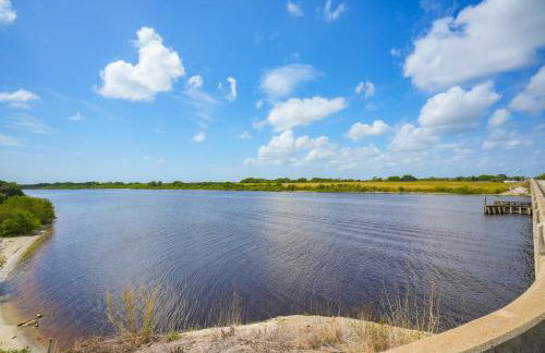 Boat and Fish Canal-Front Home on River - Foto 21