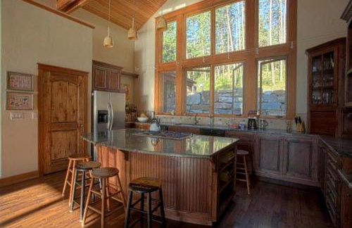 Lakeside Vacation Rental with Stunning Views and Spacious Interior on Flathead Lake, Montana - Foto 6