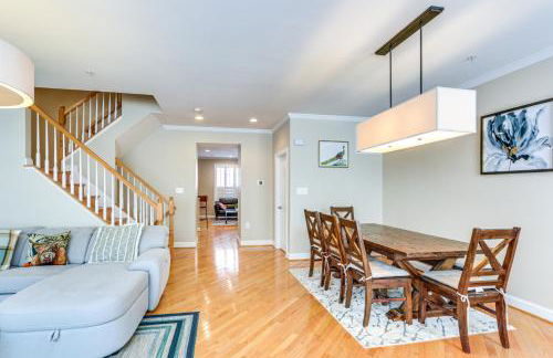 Modern 3BR Townhome | 3 Mi to Dulles and Reston TC - Foto 5