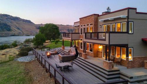 The Riverfront Resort - Foto 1