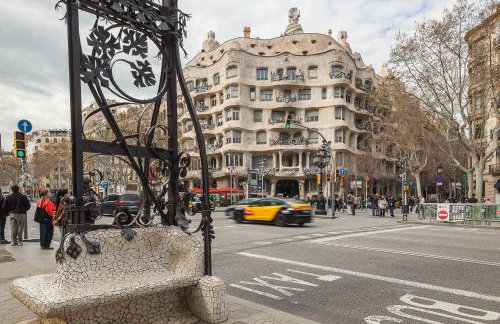 Moderno Apartamento en el Corazón de Barcelona - Photo 2