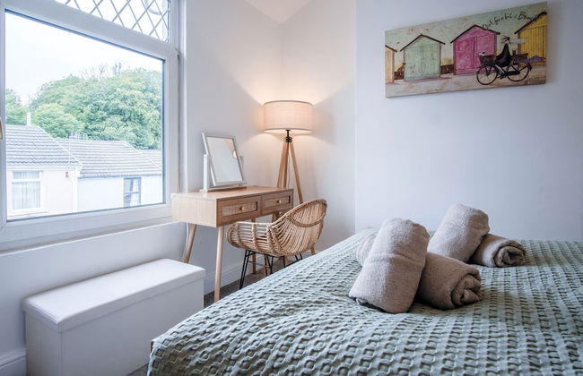 Castle Square - 2 Bedroom - Mumbles - Photo 7