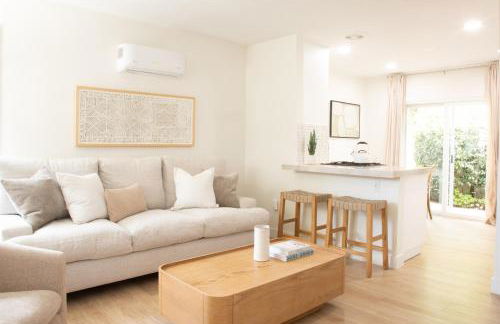 Live the Beach Life in a Quaint Shell Cottage - Foto 7