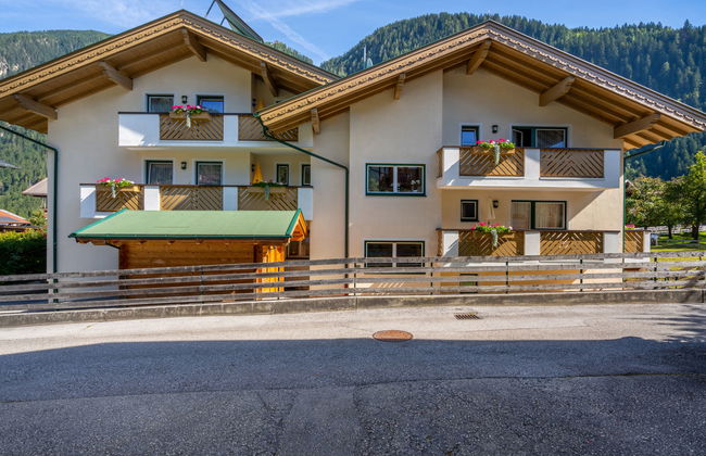 3 bedroom Apartment in Mayrhofen with garden and terrace - Photo 17