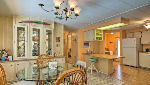 On-Site Canal Access St James City Home - Foto 2