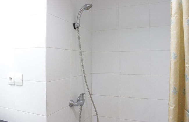 Modern & Contemporary Studio At Beverly Dago Apartment Near Itb - Photo 6