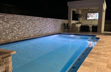 Beautiful New construction home - New Pool & Spa! - Foto 5