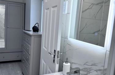 Watford Junction Oasis - Modern 3BR Ensuite with Garden - Foto 11