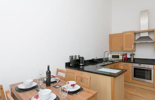 2 Bed Sea View Apartment with Balcony Parking - Pass the Keys - Foto 8