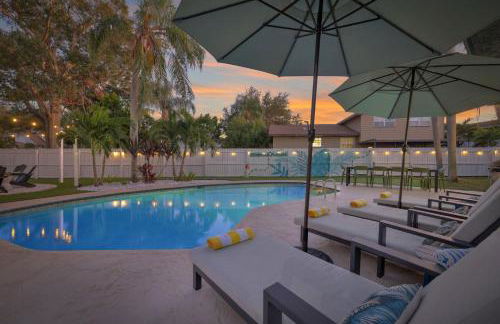 Family Oasis - Pool Hot Tub Games & Near Beach - Foto 49