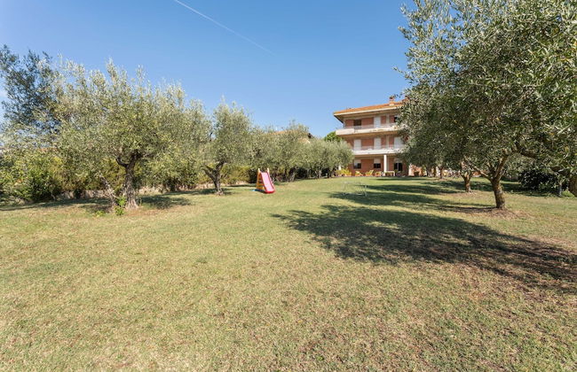 Spacious Lakefront Apartment - Photo 52