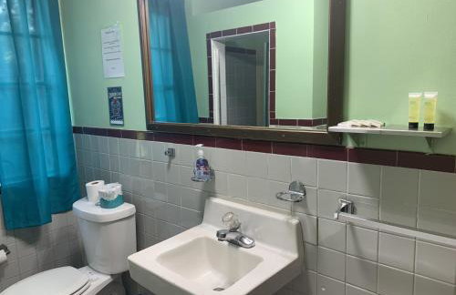 Charming Waterfront Cabin Cabin - Photo 28