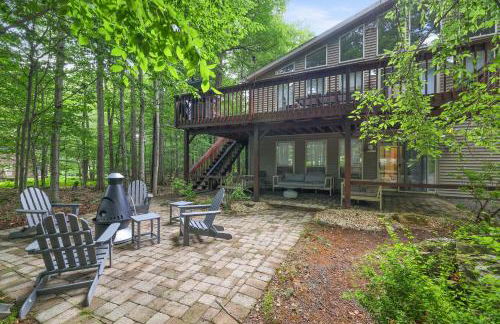 Serene Escape at Big Bass Lake & Pool Access - Foto 44