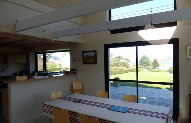 Nice Villa With Magnificent View in Plougasnou - Photo 14