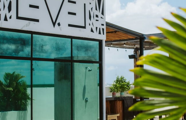 Level luxury condos - Photo 56