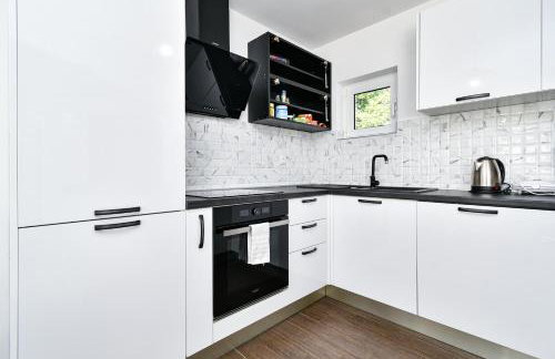 Apartman Lavanda sa bazenom i okućnicom 4* - Foto 12