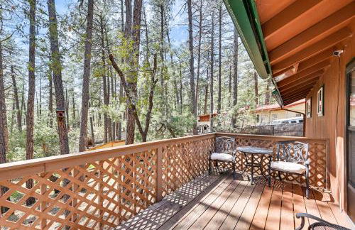 Forest Views and Fire Pit Cozy Pine Cabin - Foto 20